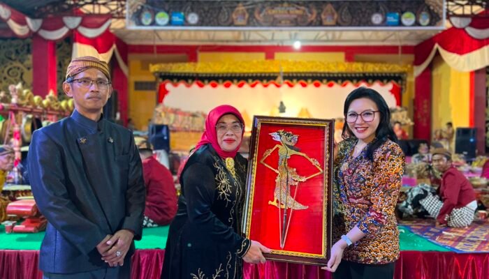 Bupati Karolin Apresiasi Grebeg Suro Ke-6 Landak, Simbol Kerukunan di Tengah Keberagaman