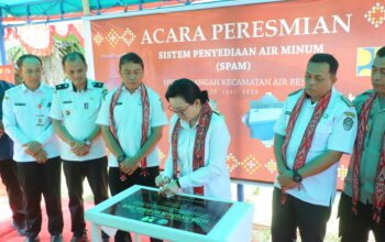Karolin Resmikan SPAM Desa Sepangah, Ancam Pidanakan Perusak Pipa Air Bersih