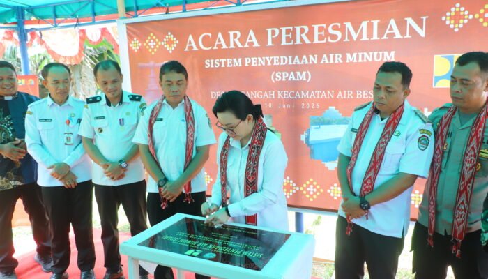 Karolin Resmikan SPAM Desa Sepangah, Ancam Pidanakan Perusak Pipa Air Bersih