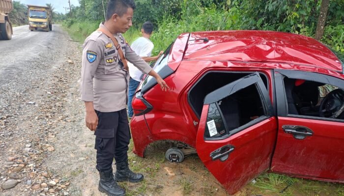Ditinggal Usai Kecelakaan, Mobil di Sintang Dibobol, Kerugian Capai Rp30 Juta