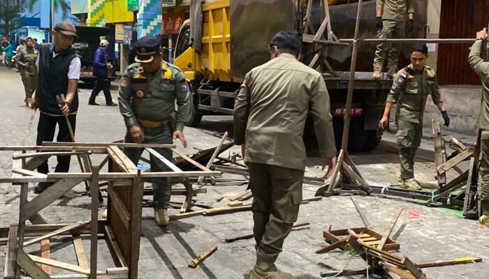 Pemkot Pontianak Tertibkan PKL Jalan Asahan, Kios Pasar Disiapkan untuk Relokasi