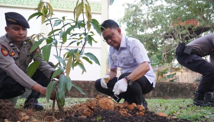 Edi Dorong Pameran Flora Fauna Jadi Etalase Kekayaan Hayati dan Penggerak Ekonomi Kalbar