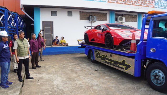 Lamborghini hingga Fortuner Milik Tersangka Korupsi Bauksit Dikirim ke Jakarta, Kajati Kalbar Buka Suara