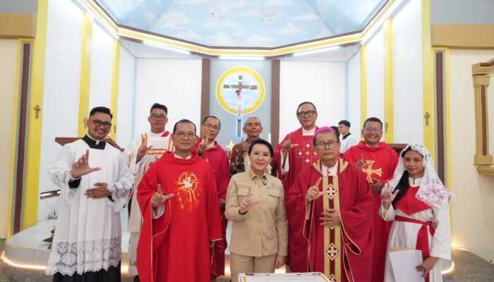 Bupati Karolin Dorong Gereja Jadi Pusat Bina Karakter Generasi Muda Katolik Landak