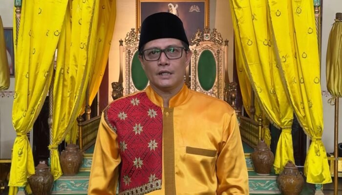 Sultan Pontianak IX Ajak Masyarakat Sukseskan Ekspedisi Merah Putih di Perbatasan Temajuk