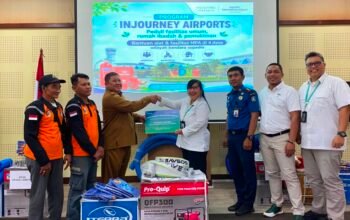 PT Angkasa Pura Indonesia (Persero) KC Bandara Internasional Supadio Perkuat Sinergi Mitigasi Kebakaran melalui Penyerahan Bantuan Sarana bagi Masyarakat Peduli Api
