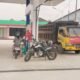 Wujudkan Rasa Aman, Personel Polsek Sengah Temila Patroli dan Beri Edukasi di SPBU