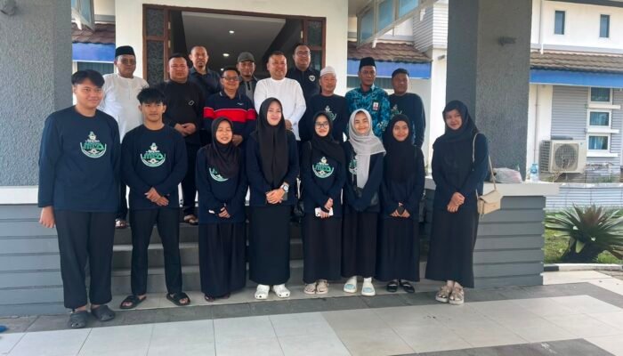 Bupati Dadi Sunarya Lepas Kafilah MTQ Melawi, Optimistis Raih Prestasi di Kayong Utara