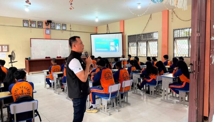 Polres Landak Edukasi Bahaya Narkoba kepada Pelajar SMAN 1 Ngabang