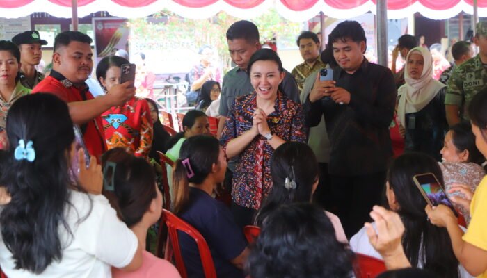 Hadirkan Berbagai Layanan, Bupati Karolin Tutup Bulan Bhakti Gotong Royong di Desa Tubang Raeng