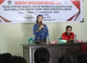 Buka Seminar Komunitas Wanita Hebat, Karolin Ingatkan Pentingnya Peran Ibu di Keluarga