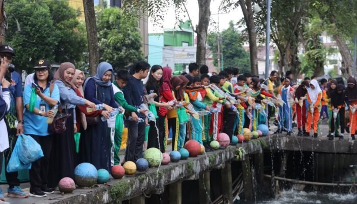 Kualitas Air Parit Sungai Bangkong Membaik, Pemkot Pontianak Klaim Eco Enzyme Efektif
