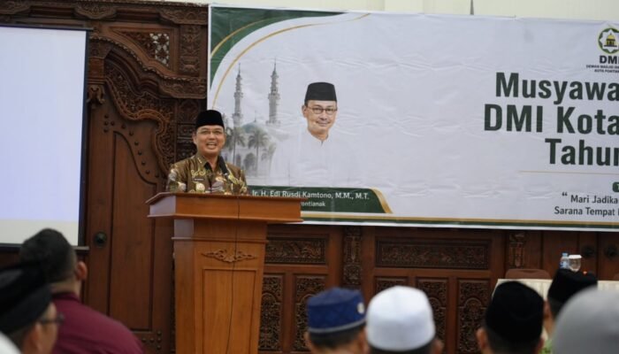Bukan Cuma Tempat Sholat, Ria Norsan Dorong Masjid di Pontianak Jadi Pusat Solusi Umat