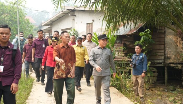 Kunjungi Engkangin, Ria Norsan Napak Tilas Masa Muda dan Serap Aspirasi Warga