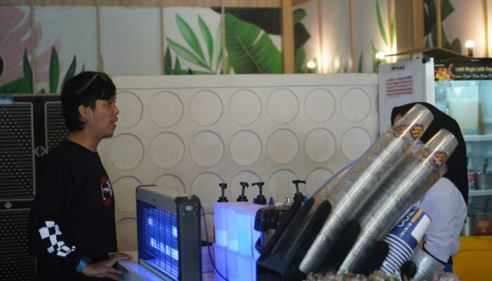 CW Coffee Dukung Ekspedisi Merah Putih: Perjalanan Jurnalis Pontianak–Temajuk Kibarkan 1.000 Bendera Merah Putih di Perbatasan Negeri