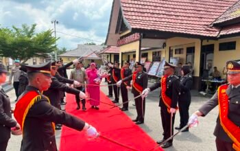 Pedang Pora Iringi Perpisahan Haru AKBP Wahyu Jati Wibowo, Resmi Serahkan Tongkat Komando Polres Sambas