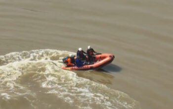 Hendak Menyeberang Sungai dengan Berenang, Pemuda 23 Tahun Hanyut di Sungai Sambas Besar