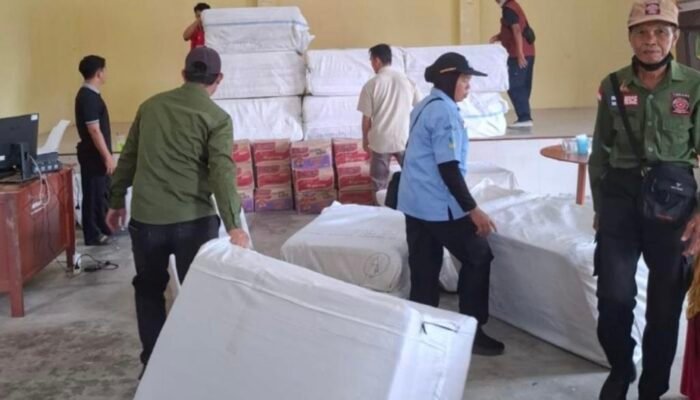 Pemprov Kalbar Salurkan Bantuan untuk Korban Kebakaran Pasar Sungai Duri