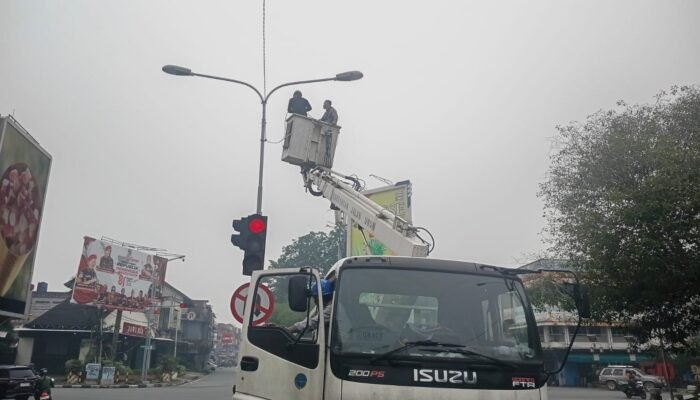 Kabel Dicuri, Lampu Lalu Lintas Simpang Diponegoro-Gajah Mada Sempat Mati