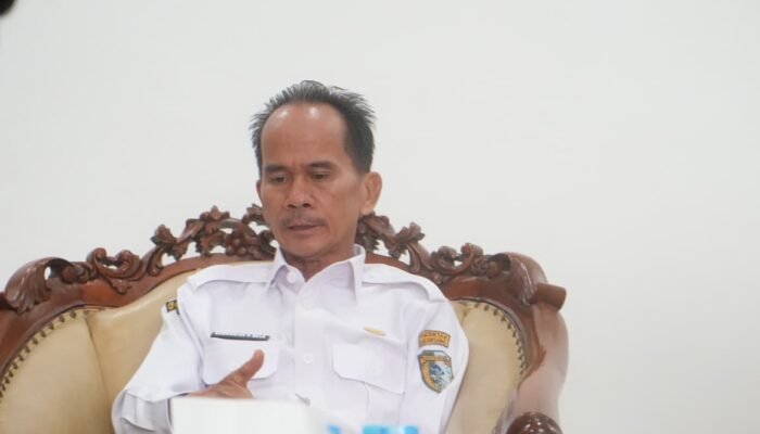 Bupati Sintang Soroti Kinerja Kades Muakan Petinggi: Jangan Cuma Menunggu, Jemput Bola!