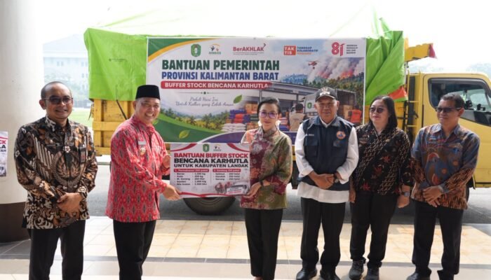 Bupati Karolin Apresiasi Bantuan Logistik Karhutla dari Pemprov Kalbar untuk Warga Landak