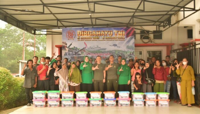 Kodim 1210/Landak dan Yon Armed 16/TK Gelar Donor Darah serta Bakti Sosial