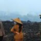 Bupati Karolin Turun ke Lokasi Karhutla di Dusun Pampang, Api Diperkirakan Melahap 50 Hektar Lahan