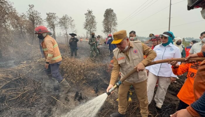 Norsan Soroti Dugaan Pembakaran Lahan di Pelang, Water Bombing Terkendala Asap