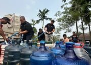 PMI Kalbar dan Betadine Salurkan Air Bersih, Warga Sido Mulyo Ramai-Ramai Cek Kesehatan Gratis
