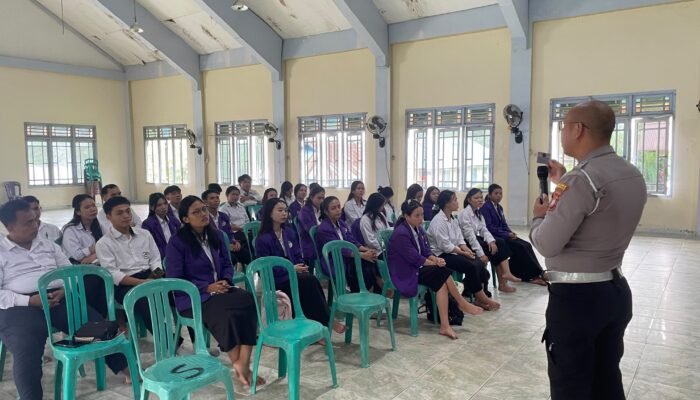 Polres Landak Edukasi Mahasiswa STT Arastamar soal Keselamatan Berlalu Lintas