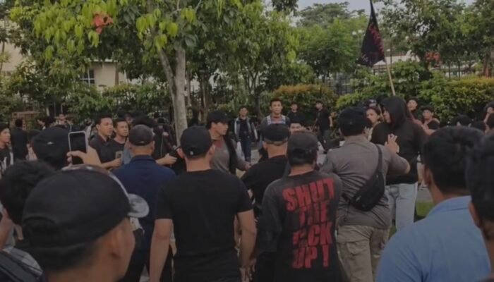 Demo di Kantor Gubernur Kalbar Ricuh, Massa Mengaku Dipukuli Sekelompok Orang