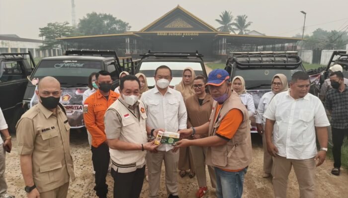 Gerindra Salurkan 2.000 Paket Bantuan untuk Warga Terdampak Kabut Asap di Ketapang