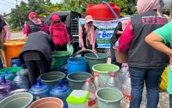 Kemarau Panjang Bikin Warga Mempawah Kesulitan Air, Pegadaian dan IPEMI Turun Tangan