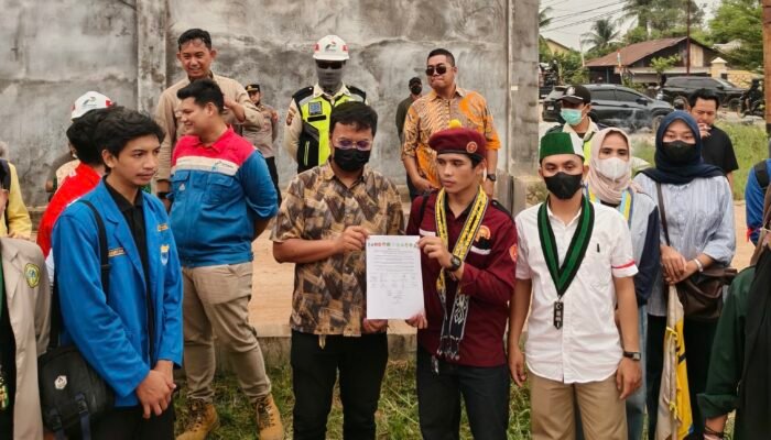 Massa Desak Pertamina Copot Kepala Jobber Ketapang, Dinilai Tak Responsif Saat BBM Langka